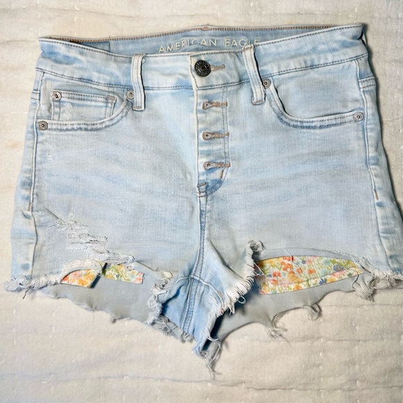 American Eagle Outfitters Women’s Light Blue Distressed Denim Shorts Size 2 - Picture 1 of 4